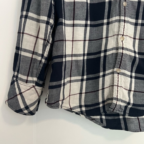 TNA Plaid Flannel with Hoodie - Picture 4 of 9